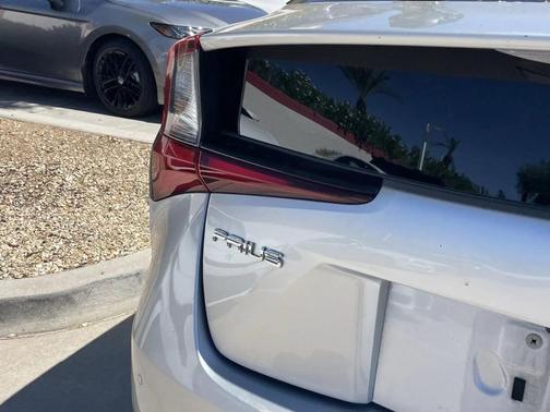 2021 Toyota Prius LE
