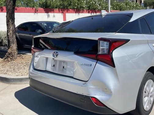 2021 Toyota Prius LE