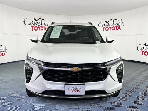 Summit White 2025 Chevrolet Trax LT