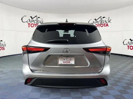 2025 Toyota Highlander LE