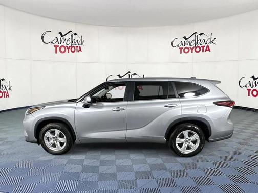 2025 Toyota Highlander LE