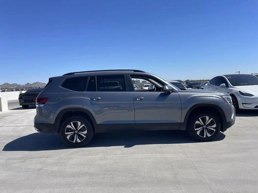 2024 Volkswagen Atlas 2.0T SE