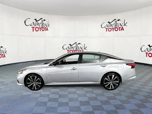 2021 Nissan Altima SR FWD