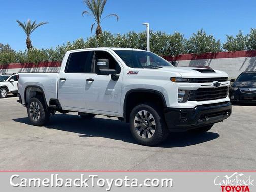Summit White 2026 Chevrolet Silverado 2500 Custom