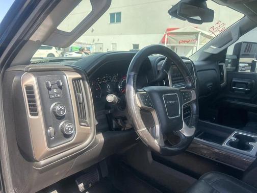 2016 GMC Sierra 2500 Denali