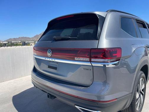 2025 Volkswagen Atlas 2.0T SE w/Technology 4MOTION