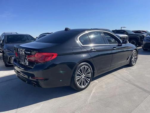 2018 BMW 530 530i