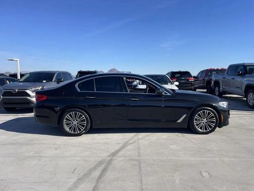2018 BMW 530 530i