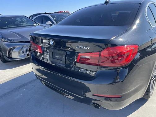 2018 BMW 530 530i