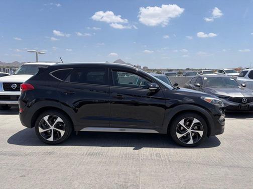 Black Noir Pearl 2017 Hyundai TUCSON Sport