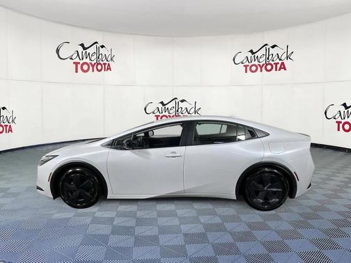 2025 Toyota Prius LE