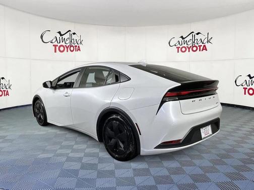 2025 Toyota Prius LE