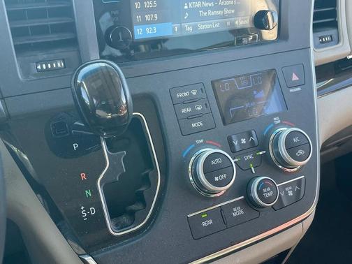 2017 Toyota Sienna XLE Premium