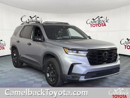 Lunar Silver 2024 Honda Pilot TrailSport