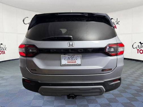 Lunar Silver 2024 Honda Pilot TrailSport