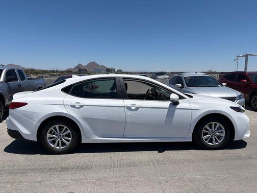 Ice Cap 2026 Toyota Camry LE