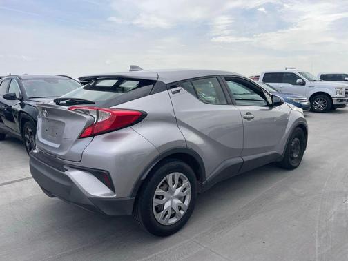 Silver Knockout 2019 Toyota C-HR LE