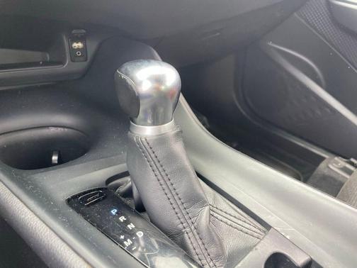 Silver Knockout 2019 Toyota C-HR LE