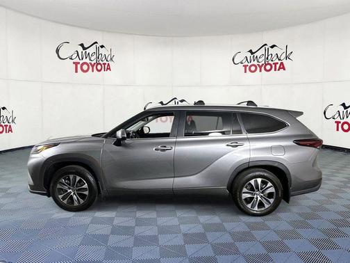 Heavy Metal 2025 Toyota Highlander XLE