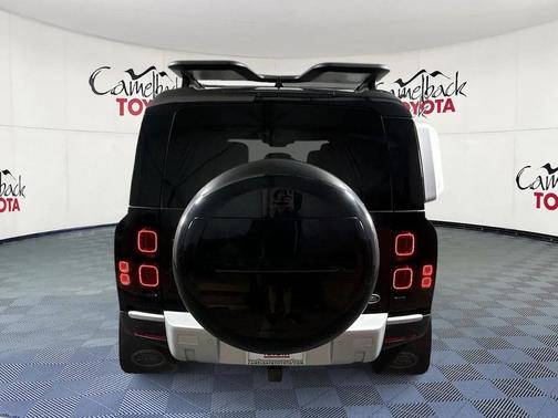 2023 Land Rover Defender 110 SE