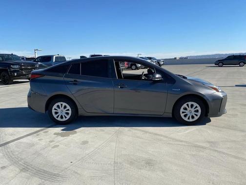 2020 Toyota Prius LE