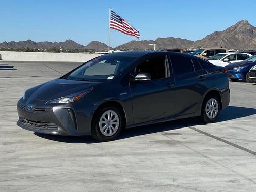 2020 Toyota Prius LE
