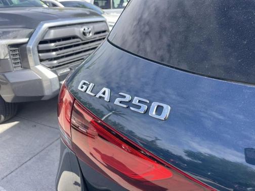 2021 Mercedes-Benz GLA 250 Base 4MATIC