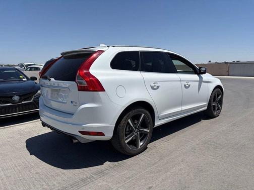 Crystal White Pearl 2015 Volvo XC60 T6 R-Design
