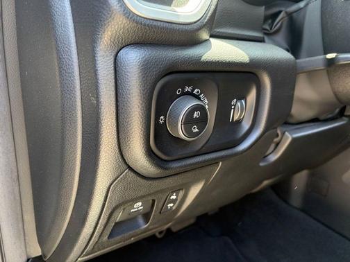 Bright White Clearcoat 2022 RAM 1500 Big Horn/Lone Star