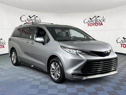 2025 Toyota Sienna Limited