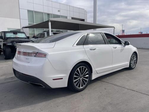 2017 Lincoln MKZ Base