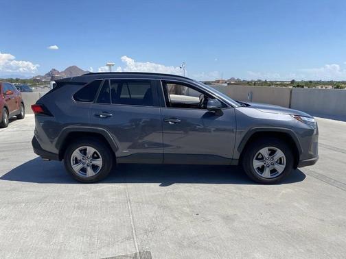 2023 Toyota RAV4 Hybrid XLE