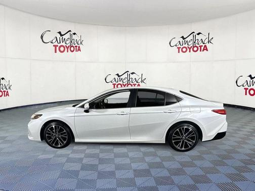 Wind Chill Pearl 2025 Toyota Camry XLE