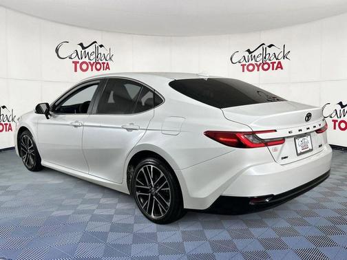 Wind Chill Pearl 2025 Toyota Camry XLE