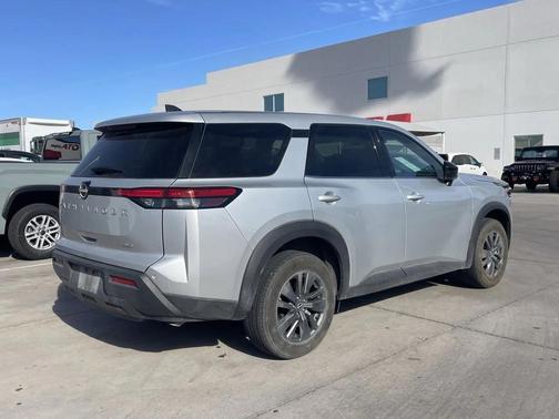 2024 Nissan Pathfinder S 4WD