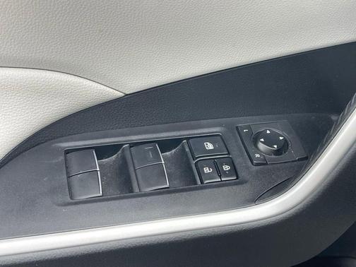 Blizzard Pearl 2021 Toyota RAV4 XLE Premium