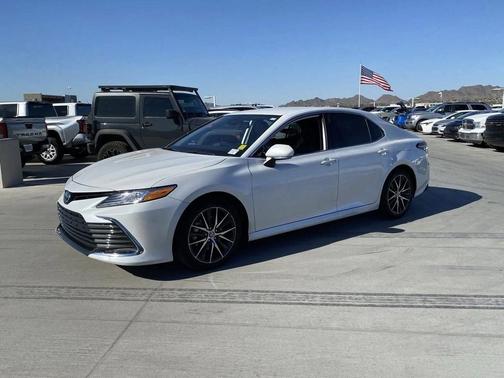 2024 Toyota Camry Hybrid XLE