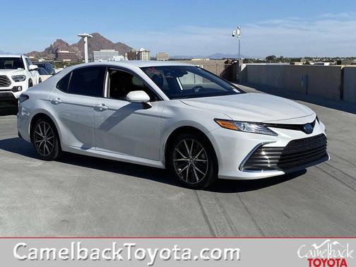 2024 Toyota Camry Hybrid XLE