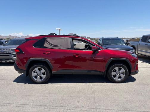 Pearl 2025 Toyota RAV4 XLE