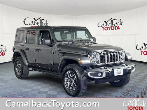 Granite Crystal Metallic Clearcoat 2025 Jeep Wrangler 4-Door Sahara 4x4