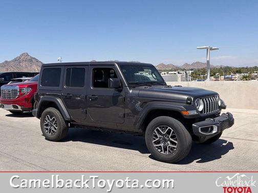Granite Crystal Metallic Clearcoat 2025 Jeep Wrangler 4-Door Sahara 4x4 SUV