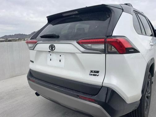 2025 Toyota RAV4 Hybrid SE