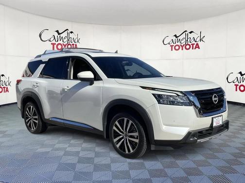 2023 Nissan Pathfinder Platinum FWD