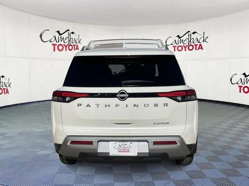 2023 Nissan Pathfinder Platinum FWD