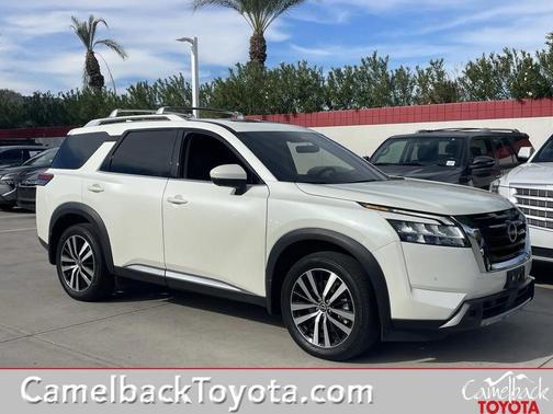 2023 Nissan Pathfinder Platinum FWD
