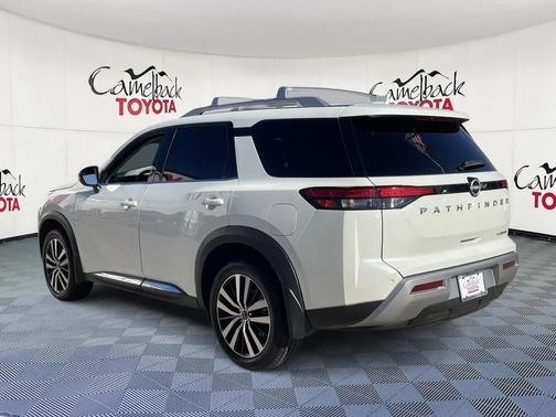 2023 Nissan Pathfinder Platinum FWD