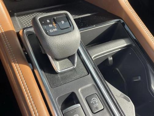 2023 Nissan Pathfinder Platinum FWD