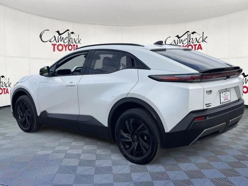 Wind Chill Pearl 2026 Toyota C-HR SE