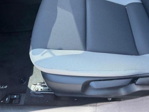 Ice Cap 2025 Toyota Corolla LE