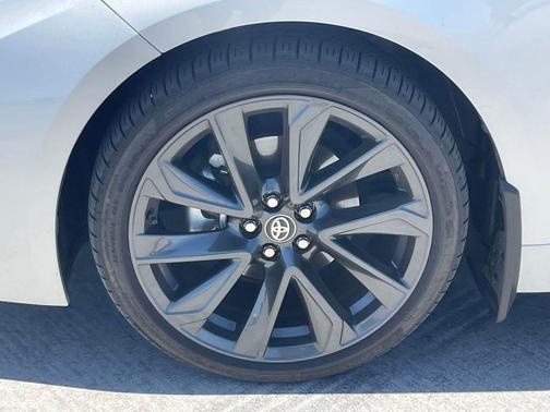 Classic Silver Metallic 2025 Toyota Corolla XSE